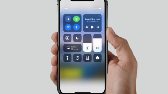Apple sorride con l'arrivo di iPhone X "Foto digital4trade.it"