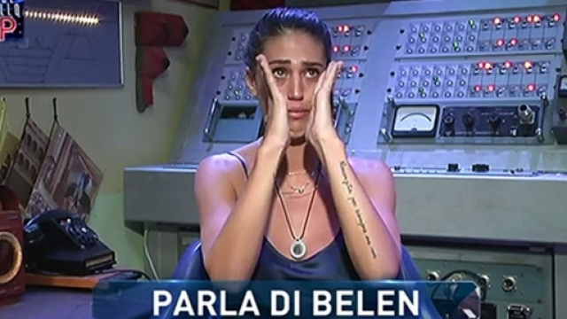 GF Vip, la mamma di Belen e Cecilia infuriata
