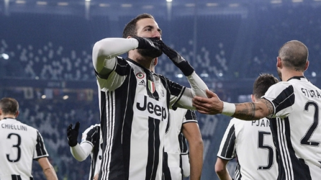 Juventus Higuain gufi - tuttosport.com