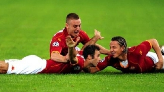 L'esultanza di Vucinic, Mexes e De Rossi