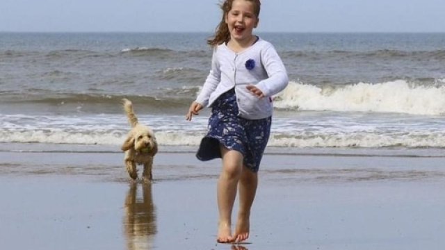 Studi recenti dimostrano che un cane migliora la salute del bambino