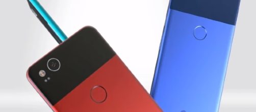 Google Pixel 2 & Pixel 2 XL - YouTube/Mrwhosetheboss Channel