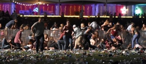 http://staticr1.blastingcdn.com/media/photogallery/2017/10/3/978x420/b_978x420/las-vegas-au-moins-58-morts-apres-la-fusillade_1607657.jpg
