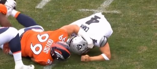 The Raiders are hoping QB Derek Carr will return to action soon. [Image via YouTube]