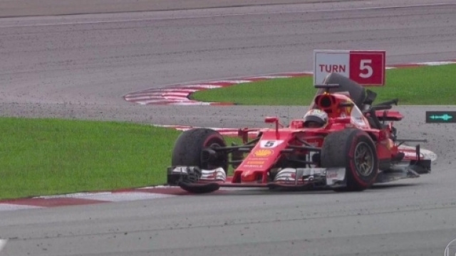 La macchina di Vettel dopo l'incidente con Stroll