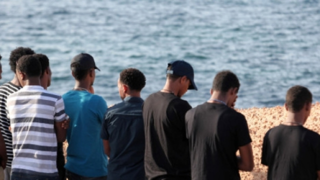 Migranti: nella guerra tra poveri perdiamo tutti - huffingtonpost.it