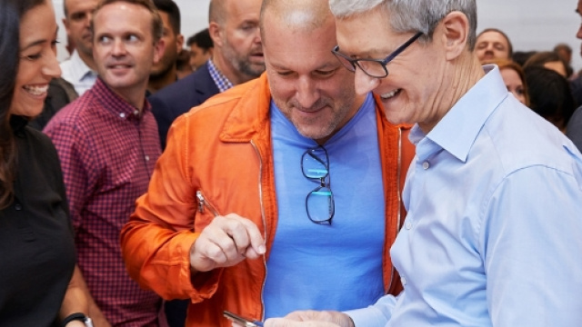 Tim Cook al keynote di presentazione di iPhone 8, iPhone 8 Plus e iPhone X allo Steve Jobs Theatre ad Apple Park