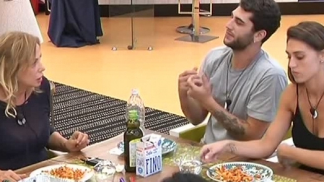 Violenta lite tra Simona Izzo e Jeremias Rodriguez al GF vip