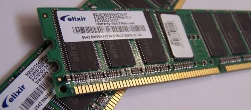 Intel Optane update: Optane SSD 900P comes with a shocking price / Engadget/ Youtube Screenshot