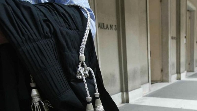 Avvocati, da ottobre saranno obbligati ad avere un'assicurazione ... - lastampa.it
