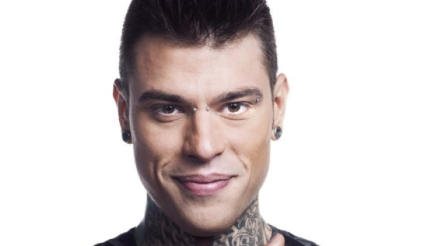Fedez dovr&agrave; rispondere in tribunale dell'accusa di aggressione
