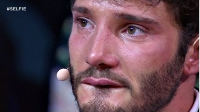 Gossip, Stefano De Martino in lacrime ad Amici: ecco perch&egrave;.