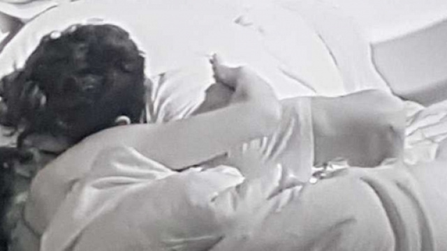 Ignazio Moser tenta di baciare Ceclia Rodriguez