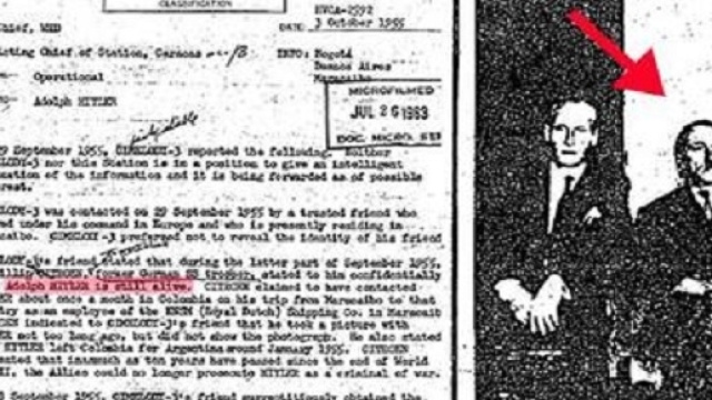 Il documento corredato dalla foto di Hitler