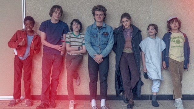 Una parte del cast di Stranger Things 2 dal backstage della serie televisiva