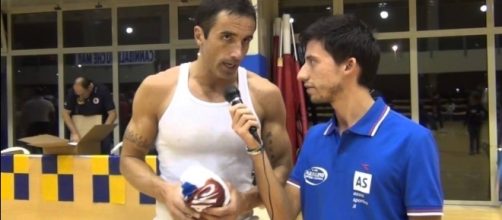 Hugo Sierra; su pasado como jugador de baloncesto en Italia