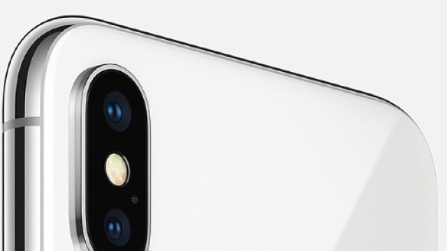 iPhone X; vietate le code in Francia per il suo acquisto