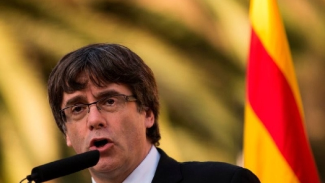 Spagna: Madrid sospende indipendenza, il giudice convoca Puigdemont.