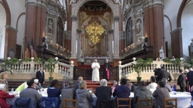 Bologna, pranzo con Papa Francesco ed evasione: due detenuti ricercati