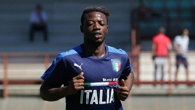 Claud Adjapong e i cori razzisti contro di lui