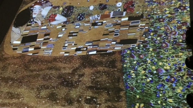 Immagine scattata dalla mostra digitale Klimt Experience alla Reggia di Caserta