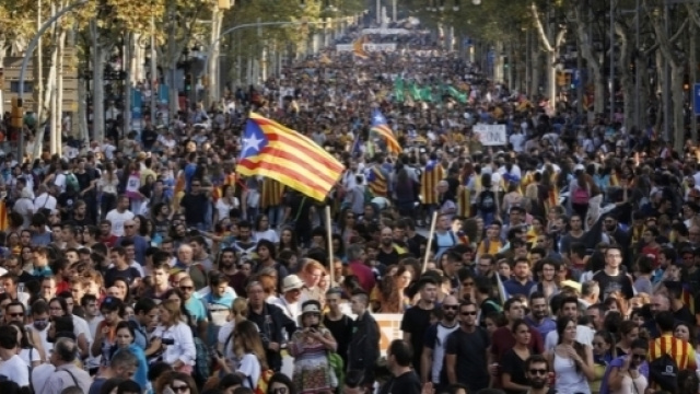 La Catalogne se dresse contre l'Espagne