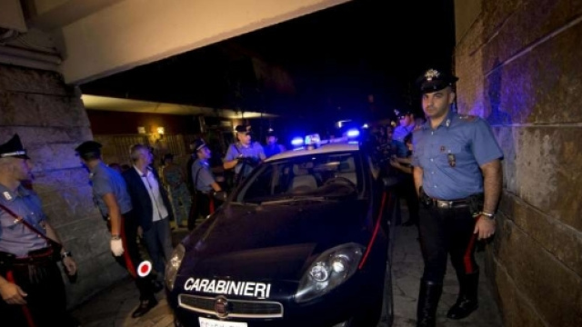 Milano, tenta di stuprare un'operaia: donna salvata dai ... - mediaset.it