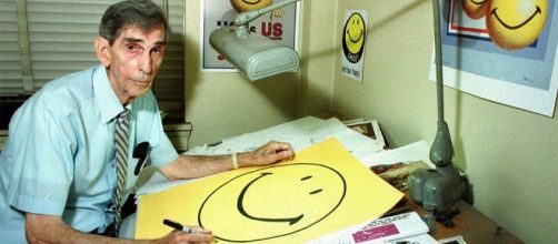 Harvell Ball con su dise&ntilde;o. Public Domain.