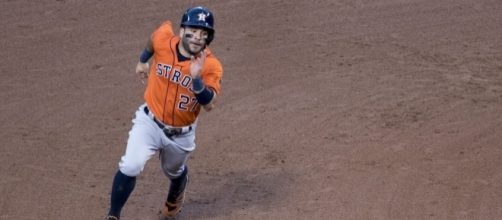 Jose Altuve was a one man wrecking crew in Game 1 of the 2017 ALCS. [Image via Keith Allison/Flickr]