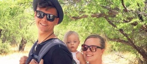 Tyler Baltierra and Catelynn Lowell enjoy time with their daughter Nova. [Photo via Instagram]