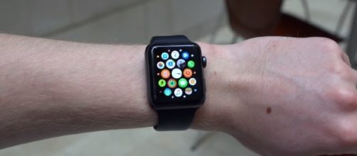 watchOS 4.0.1 Update - YouTube/iupdateos Channel