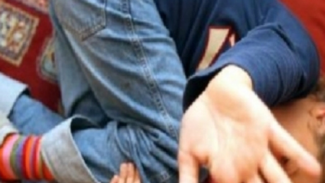 stuparate a 12 anni dall'istruttore.