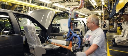 A factory worker at the Ford Kansas City Assembly Plant, Claycomo, Missouri, USA. [Image Credit: Ford Motor Co/Wikimedia]