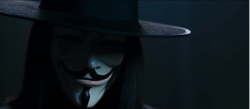 V For Vendetta (2005) Official Trailer #1 - Sc-Fi Thriller HD | Movieclips Trailer Vault/YouTube Screenshot