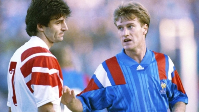 Deschamps retrouve la Bulgarie et tentera de chasser le fant&ocirc;me de Kostadinov. (via sport24.lefigaro.fr)