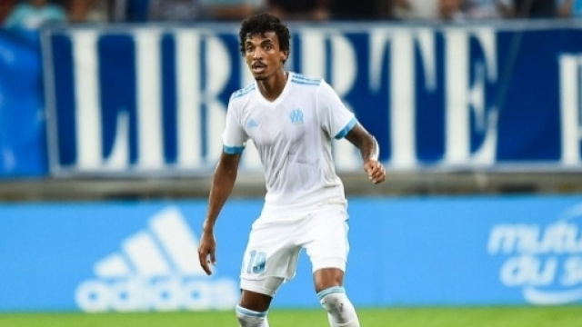 Luiz Gustavo, milieu de terrain de l'OM - foot01.com