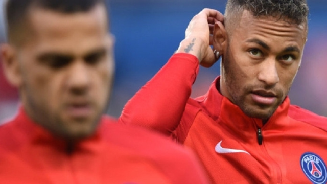 Photos : Neymar : Le Bar&ccedil;a furieux de voir ses stars poser en sa ... - public.fr