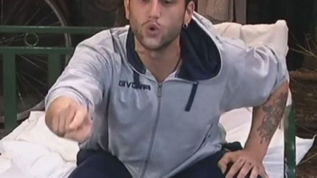 'Falsa e strega', tutti contro Simona Izzo - perizona.it