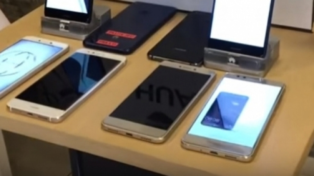 Migliori smartphone di ottobre nella fascia da duecento euro - Youtube/Fony.sk