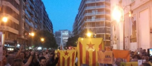 Cientos de personas reivindican en Val&egrave;ncia "libertad y democracia ... - 20minutos.es