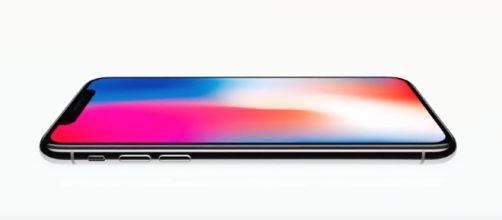 Handset industry following iPhone X&rsquo;s 3D sensing technology, iPhone leaked video - image - YouTube/Android Police Channel