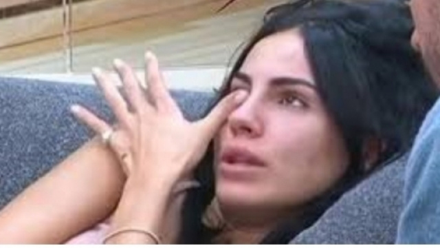 Giulia De Lellis scoppia a piangere