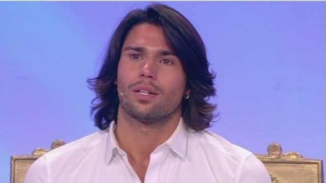 Gossip Grande Fratello VIP: Luca Onestini soffre per Soleil nella Casa.