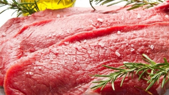 La carne rossa fa male si o no?