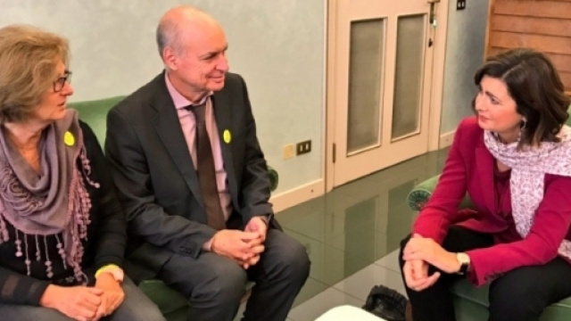 Laura Boldrini incontra i genitori di Giulio Regeni - diariodelweb.it