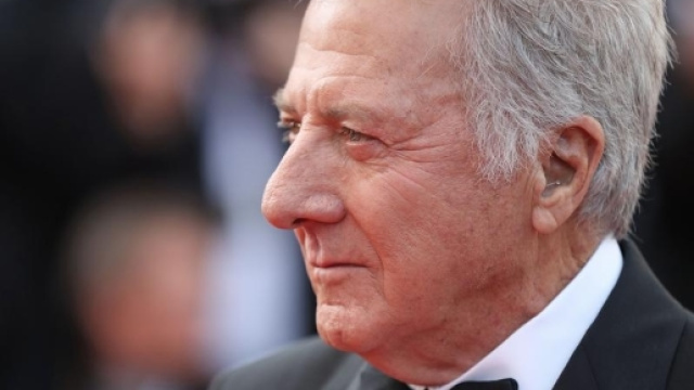 Dustin Hoffman accusato di aver molestato una scrittrice