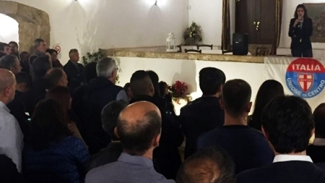 Sala gremita ad Augusta per Costanza Castello