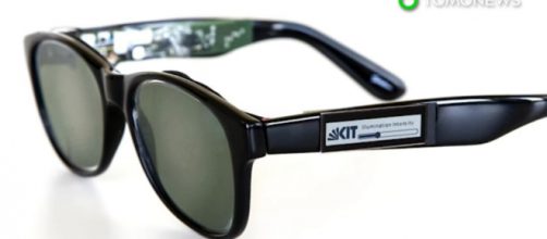 This pair of solar glasses can generate electricity. [TomoNews US/Youtube Screencap]