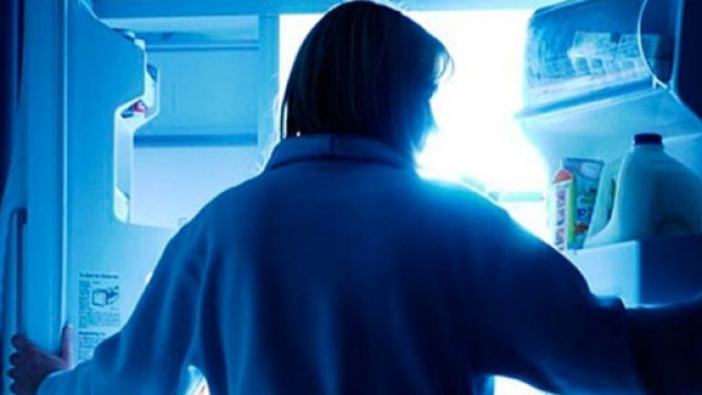 Mangi di notte? Non &egrave; una buona abitudine