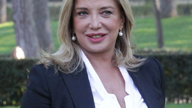Simona Izzo contro Cecilia Rodriguez